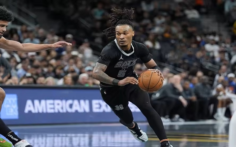 皇冠体育NBA赛后解析：文班亚马内线统治力尽显，卡斯尔全面表现接近三双